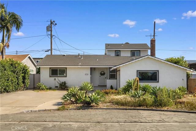912 W W Hl, Fullerton, CA 92832