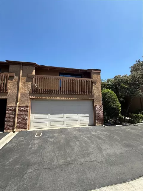 2286 Pacific #D, Costa Mesa, CA 92627