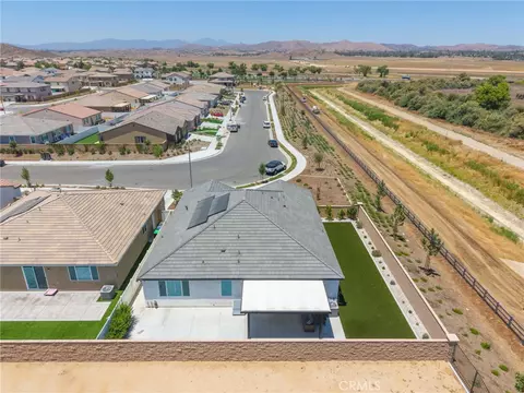 View/Area - 2431 Diamond Edge, Perris, CA 92570 photo 2 of 2