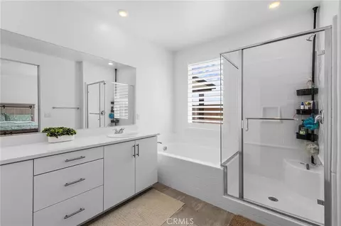 Bath - 2431 Diamond Edge, Perris, CA 92570 photo 1 of 3