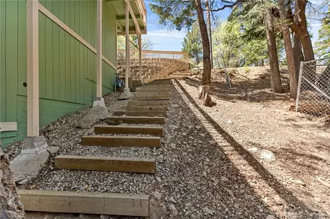 Exterior - 43544 Ridge Crest Dr, Big Bear Lake, CA 92315 photo 8 of 8