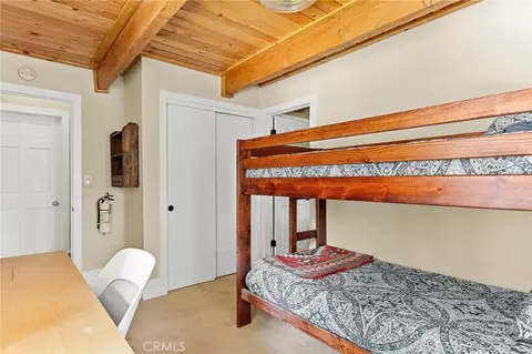 Bedroom - 43544 Ridge Crest Dr, Big Bear Lake, CA 92315 photo 7 of 7