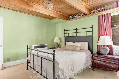 Bedroom - 43544 Ridge Crest Dr, Big Bear Lake, CA 92315 photo 2 of 7