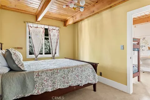 Bedroom - 43544 Ridge Crest Dr, Big Bear Lake, CA 92315 photo 4 of 7