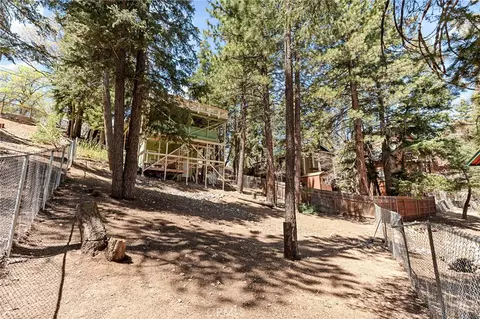Exterior - 43544 Ridge Crest Dr, Big Bear Lake, CA 92315 photo 7 of 8