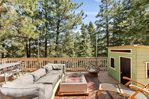 Exterior - 43544 Ridge Crest Dr, Big Bear Lake, CA 92315 photo 4 of 8