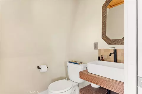 Bath - 43544 Ridge Crest Dr, Big Bear Lake, CA 92315 photo 1 of 3