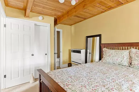 Bedroom - 43544 Ridge Crest Dr, Big Bear Lake, CA 92315 photo 5 of 7