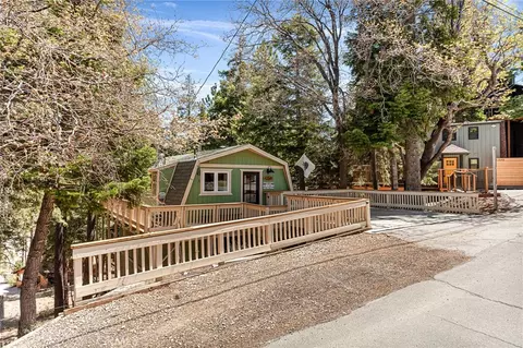 Exterior - 43544 Ridge Crest Dr, Big Bear Lake, CA 92315 photo 2 of 8