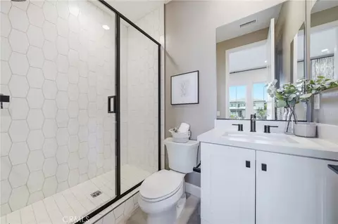 Bath - 17 Ponte, Lake Forest, CA 92630 photo 2 of 10
