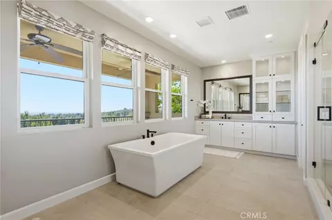 Bath - 17 Ponte, Lake Forest, CA 92630 photo 3 of 10
