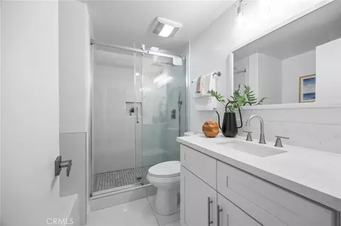Bath - 4469 Larwin Ave, Cypress, CA 90630 photo 2 of 5