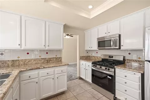 Kitchen - 1008 Alpine Ct, Redlands, CA 92374 photo 2 of 3
