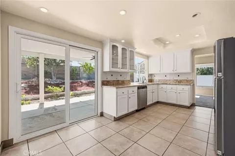 Kitchen - 1008 Alpine Ct, Redlands, CA 92374 photo 3 of 3