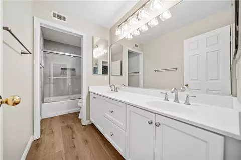 Bath - 32836 Paraguay Dr, Temecula, CA 92592 photo 2 of 4
