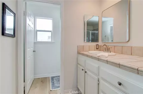Bath - 10317 Eclipse Ct, Garden Grove, CA 92840 photo 3 of 5