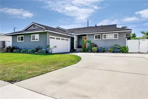 1919 Nipomo, Long Beach, CA 90815