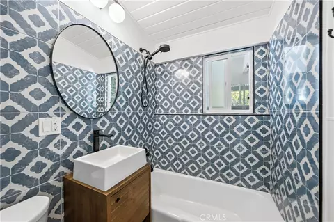 Bath - 7213 E Lanai, Long Beach, CA 90808 photo 2 of 2