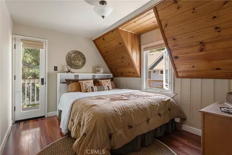 Bedroom - 352 Maple Dr, Lake Arrowhead, CA 92352 photo 5 of 10