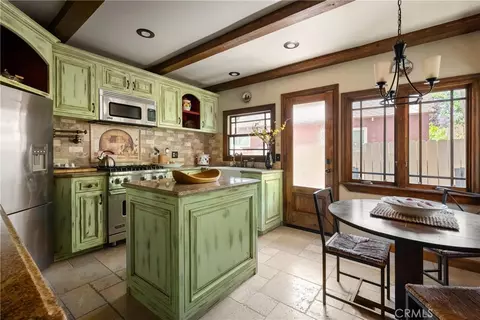 Kitchen - 352 Maple Dr, Lake Arrowhead, CA 92352 photo 1 of 3