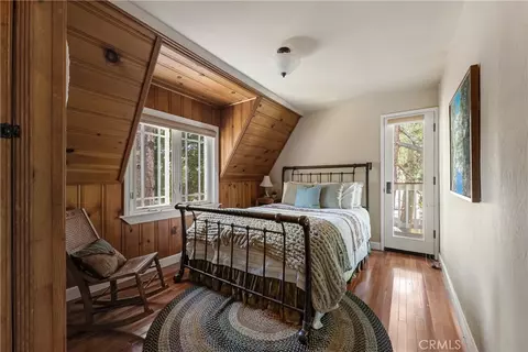 Bedroom - 352 Maple Dr, Lake Arrowhead, CA 92352 photo 3 of 10