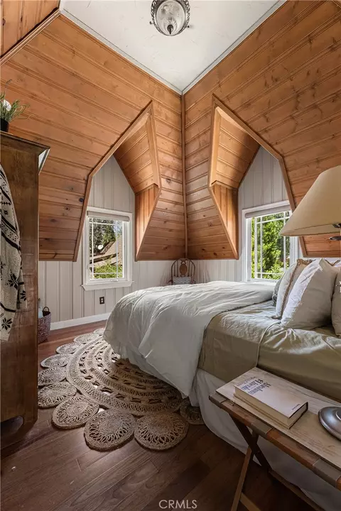 Bedroom - 352 Maple Dr, Lake Arrowhead, CA 92352 photo 2 of 10