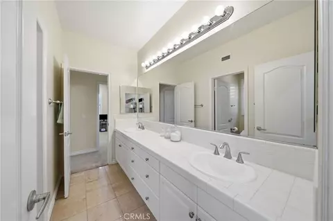 Bath - 2843 Timberlyn Trail Rd, Fullerton, CA 92833 photo 2 of 2