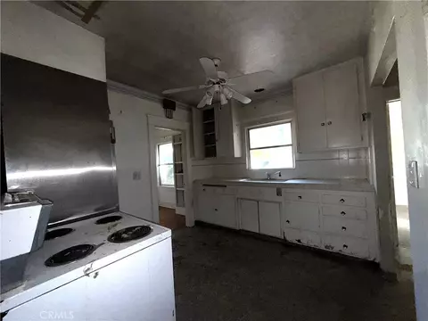 Kitchen - 535 E Howard St, Pasadena, CA 91104 photo 1 of 1