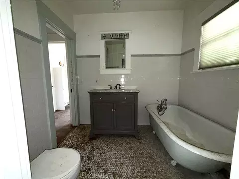 Bath - 535 E Howard St, Pasadena, CA 91104 photo 1 of 1