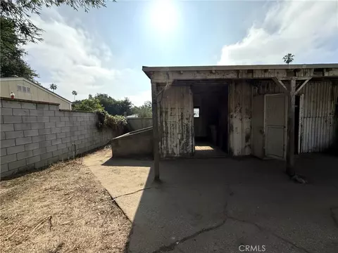 Exterior - 535 E Howard St, Pasadena, CA 91104 photo 3 of 3