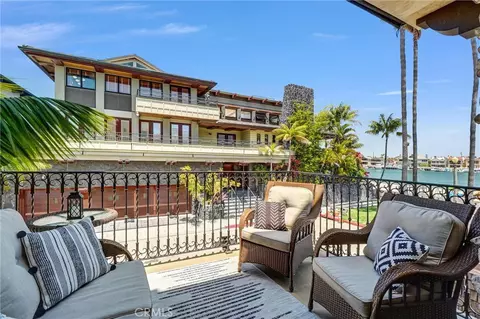 Exterior - 42 56th Pl, Long Beach, CA 90803 photo 5 of 8