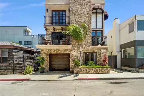 Exterior - 42 56th Pl, Long Beach, CA 90803 photo 2 of 8