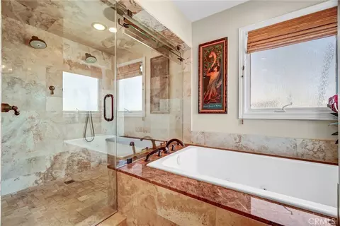 Bath - 42 56th Pl, Long Beach, CA 90803 photo 3 of 4