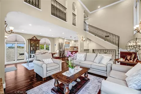 Living - 42 56th Pl, Long Beach, CA 90803 photo 2 of 3