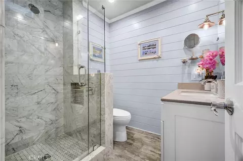 Bath - 42 56th Pl, Long Beach, CA 90803 photo 4 of 4