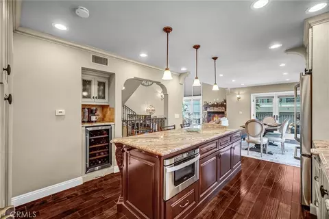 Kitchen - 42 56th Pl, Long Beach, CA 90803 photo 2 of 2