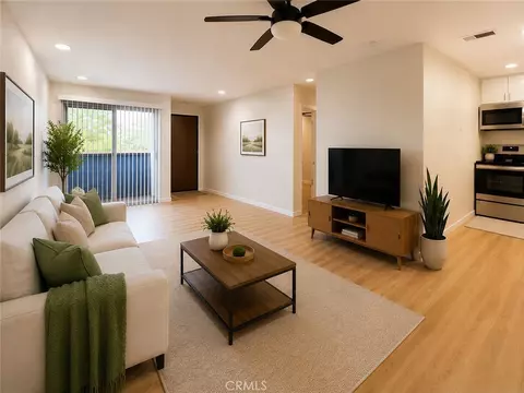 2825 N Los Felices #205, Palm Springs, CA 92262