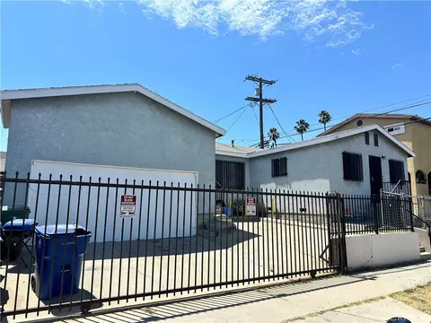 11167 S San Pedro, Los Angeles, CA 90061