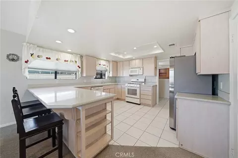 Kitchen - 1188 Winged Foot, Upland, CA 91786 photo 2 of 4
