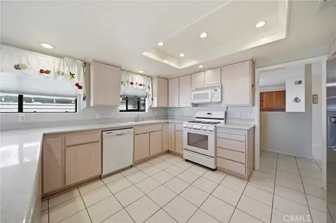Kitchen - 1188 Winged Foot, Upland, CA 91786 photo 3 of 4