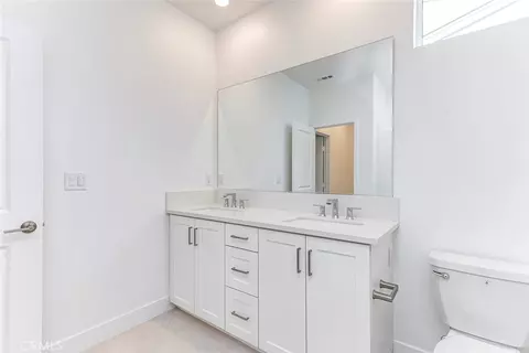 Bath - 1064 Citron Rd, Fullerton, CA 92835 photo 2 of 4