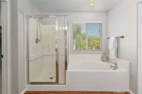 Bath - 43465 Monte Ct, Temecula, CA 92592 photo 3 of 4