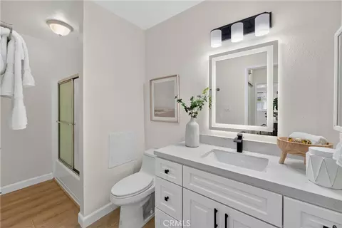 Bath - 5535 Ackerfield, Long Beach, CA 90805 photo 1 of 2