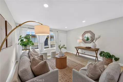 Living - 5535 Ackerfield, Long Beach, CA 90805 photo 3 of 4