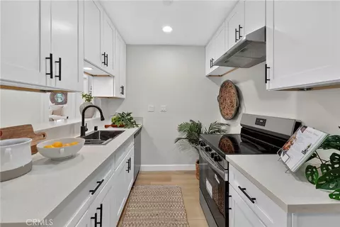 Kitchen - 5535 Ackerfield, Long Beach, CA 90805 photo 3 of 4