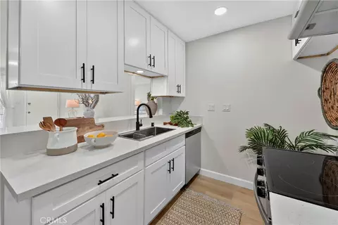 Kitchen - 5535 Ackerfield, Long Beach, CA 90805 photo 2 of 4