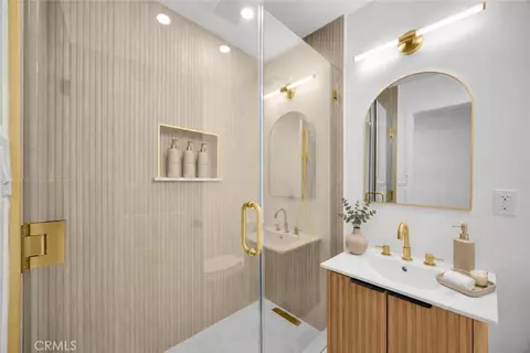 Bath - 4838 Bannister, El Monte, CA 91732 photo 3 of 4
