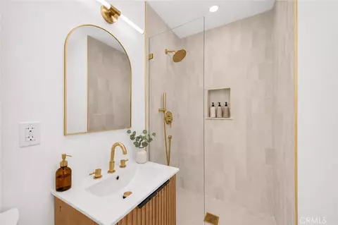 Bath - 4838 Bannister, El Monte, CA 91732 photo 1 of 4