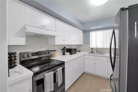 6151 Canterbury Dr #105, Culver City, CA 90230