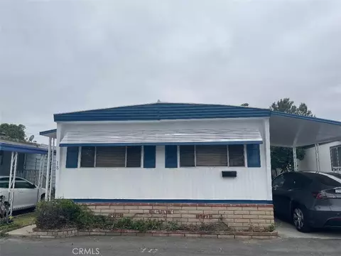 3929 5th St W #18, Santa Ana, CA 92703